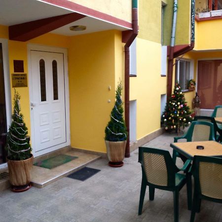 Hotel Triumph Nova Zagora Extérieur photo