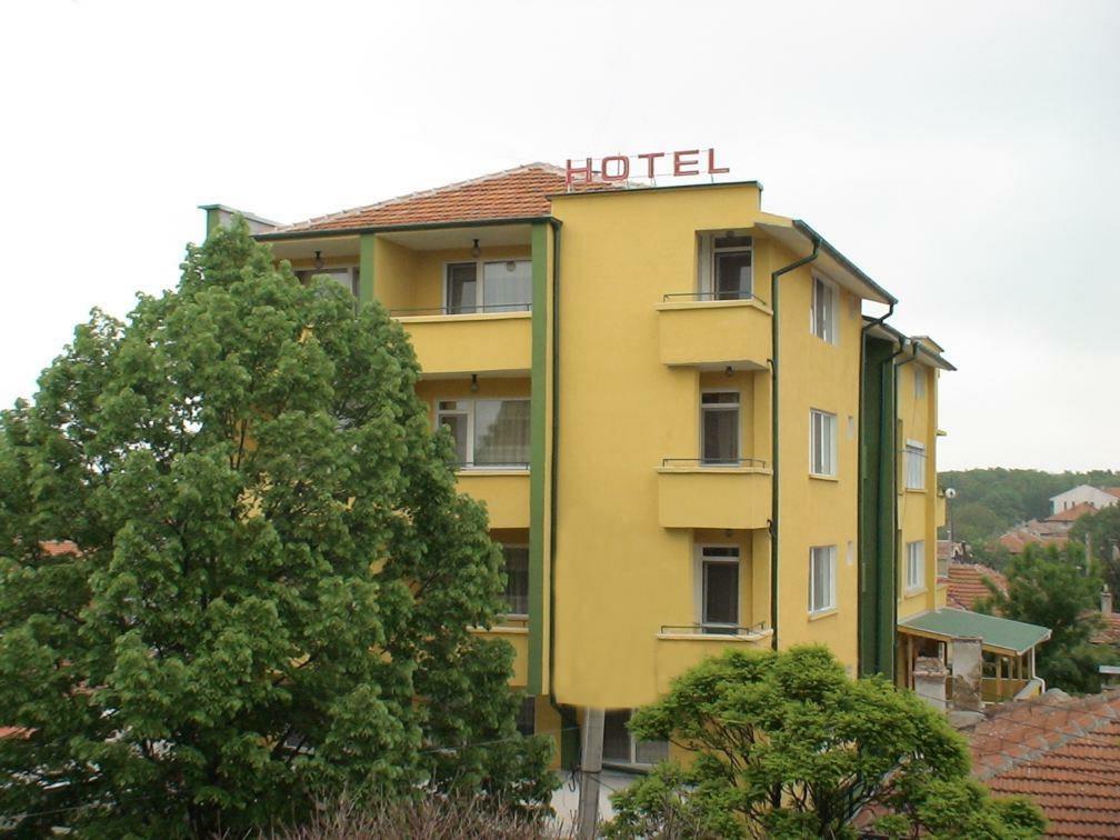 Hotel Triumph Nova Zagora Extérieur photo