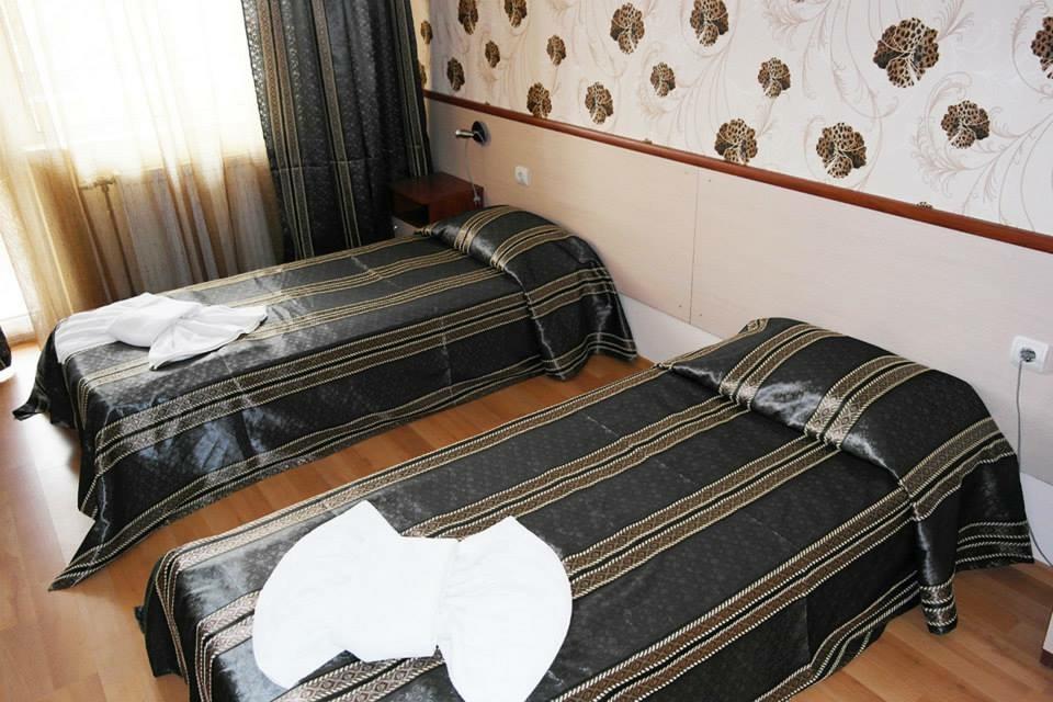 Hotel Triumph Nova Zagora Extérieur photo