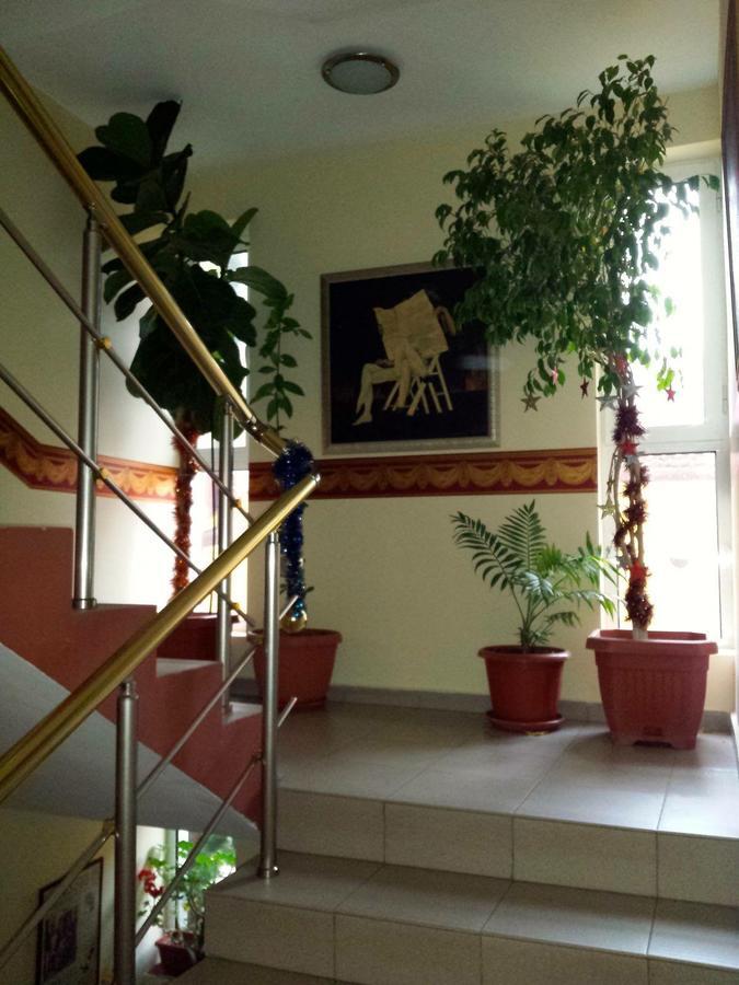 Hotel Triumph Nova Zagora Extérieur photo