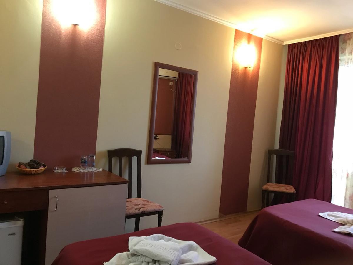 Hotel Triumph Nova Zagora Extérieur photo