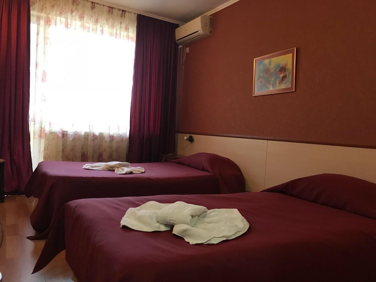 Hotel Triumph Nova Zagora Extérieur photo